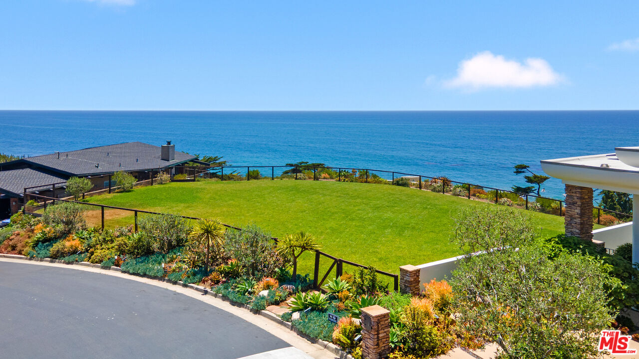 31540 Victoria Point Road Malibu, CA 90265 - Photo 4 of 22 Gallery Image 4
