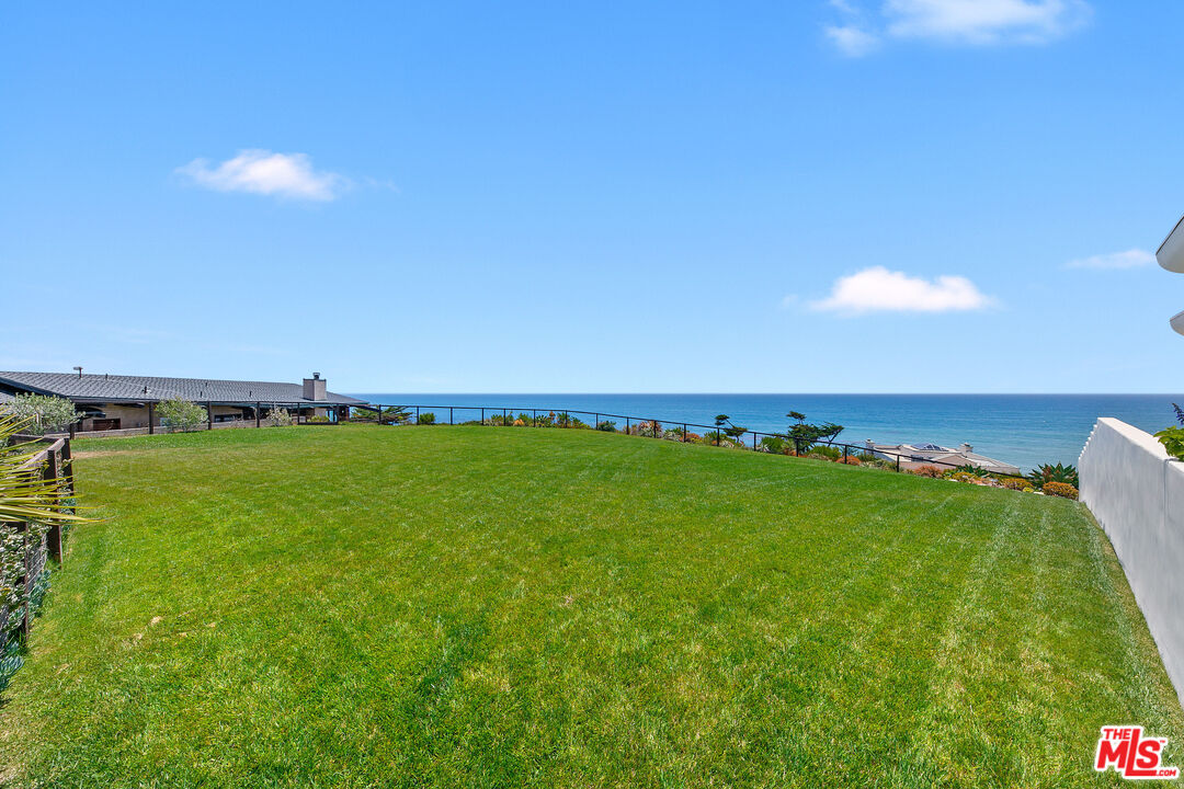 31540 Victoria Point Road Malibu, CA 90265 - Photo 6 of 22 Gallery Image 6