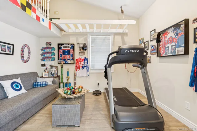 $899,000 | 650 South 9th Street, Lindenhurst, NY 11757