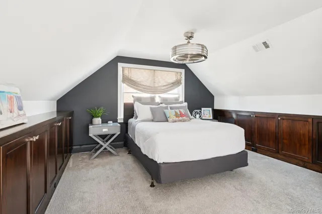 $899,000 | 650 South 9th Street, Lindenhurst, NY 11757