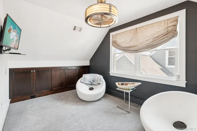 $899,000 | 650 South 9th Street, Lindenhurst, NY 11757