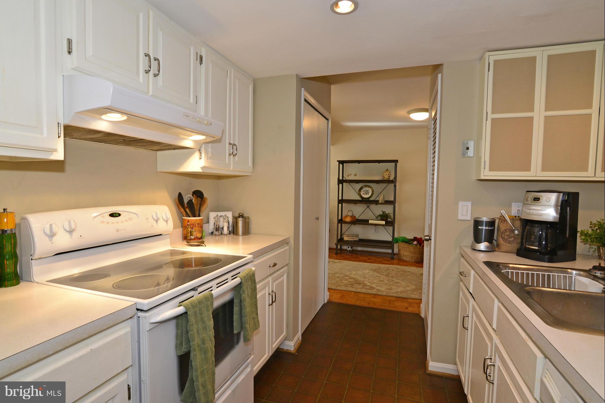 11002 Saffold Way Reston, VA 20190 - Photo 11 of 28 Kitchen