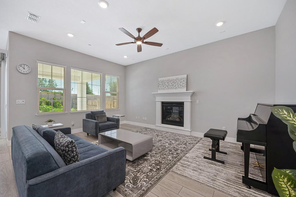 5033 Misty Ridge Drive Roseville, CA 95747 - Photo 17 of 37