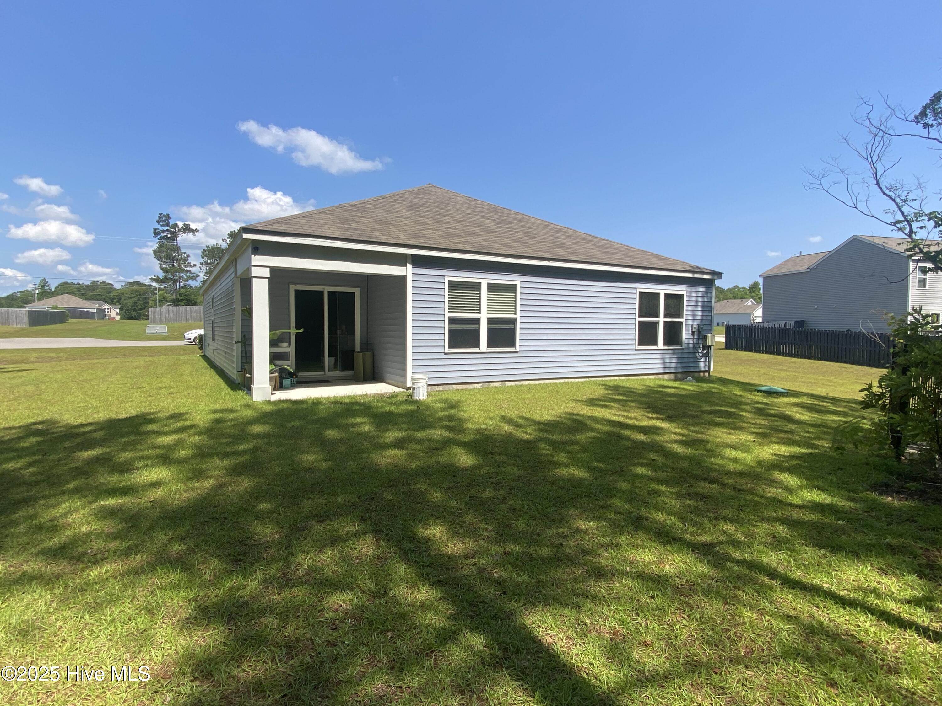 413 High Ridge Court Sneads Ferry, NC 28460 - Photo 8 of 35