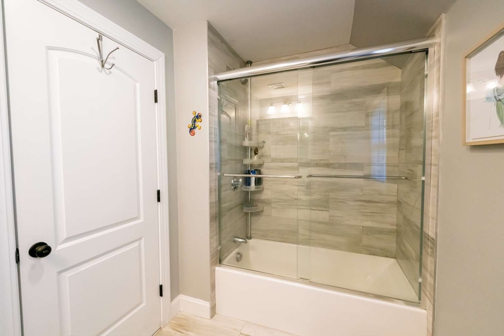 6 Lee Road North Reading, MA 01864 - Photo 8 of 20 Gallery Image 8