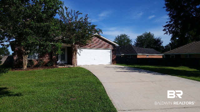 4 Martin Circle Foley, AL 36535 - Photo 5 of 37 Driveway has plenty room for your guests!