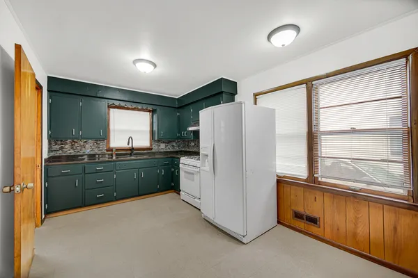 $1,500 | 2611 Ellen Avenue, Rockford, IL 61101