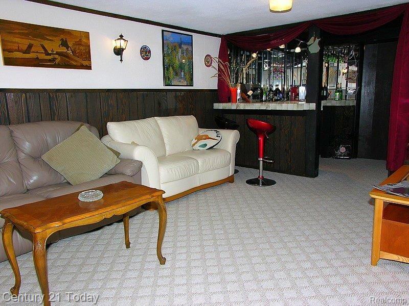 3132 Summers Road, Unit 10 Keego Harbor, MI 48320 - Photo 10 of 15 lower level2