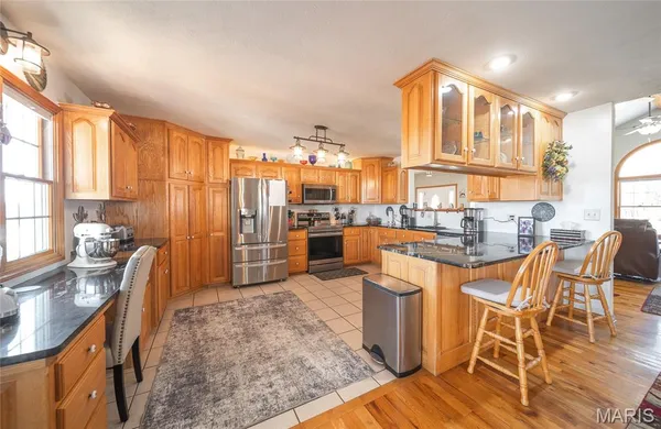 $589,500 | 37595 Westgate Road, Plato, MO 65552