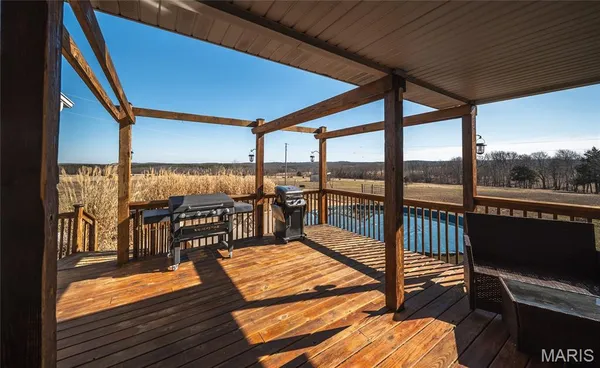 $589,500 | 37595 Westgate Road, Plato, MO 65552