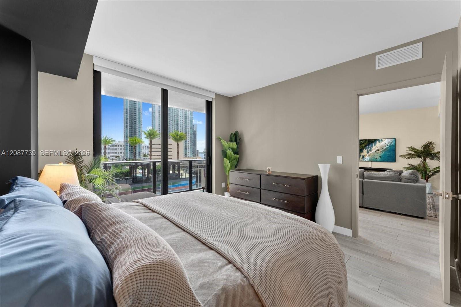 45 Southwest 9th Street, Unit 1002 Miami, FL 33130 - Photo 22 of 25 Gallery Image 22