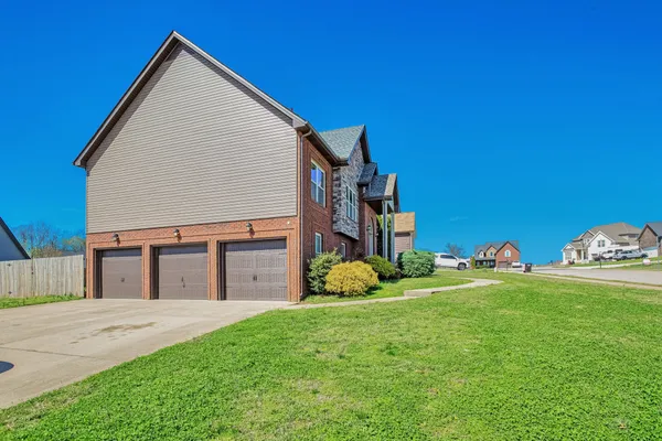 $399,900 | 1335 Canyon Place, Clarksville, TN 37042