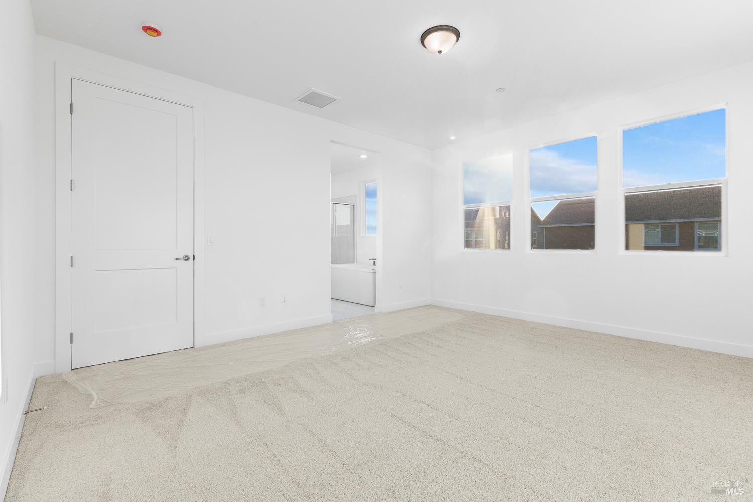 7337 Willowglen Drive Rohnert Park, CA 94928 - Photo 17 of 31 a view of an empty room