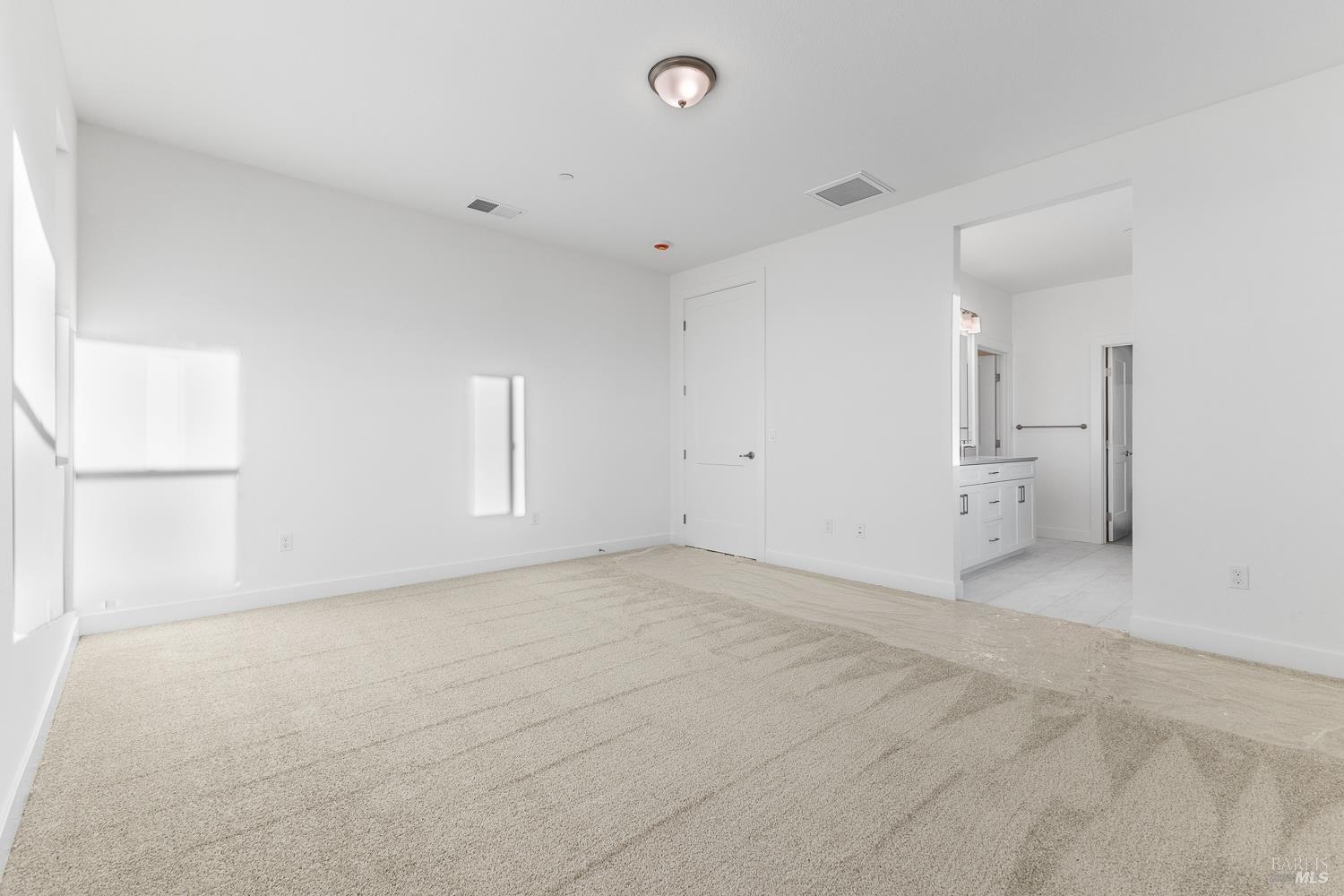 7337 Willowglen Drive Rohnert Park, CA 94928 - Photo 18 of 31 a view of an empty room