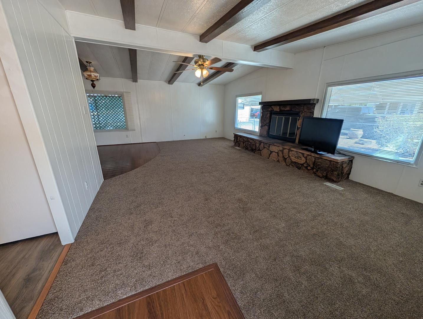 18003 North 2nd Street Phoenix, AZ 85022 - Photo 30 of 31 an empty room with windows
