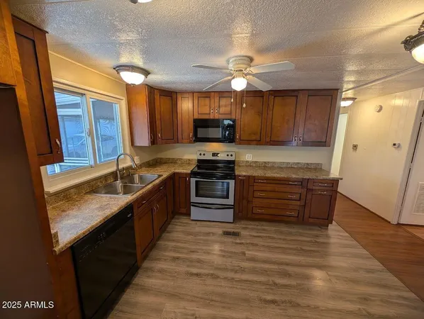 $2,000 | 18003 North 2nd Street, Phoenix, AZ 85022