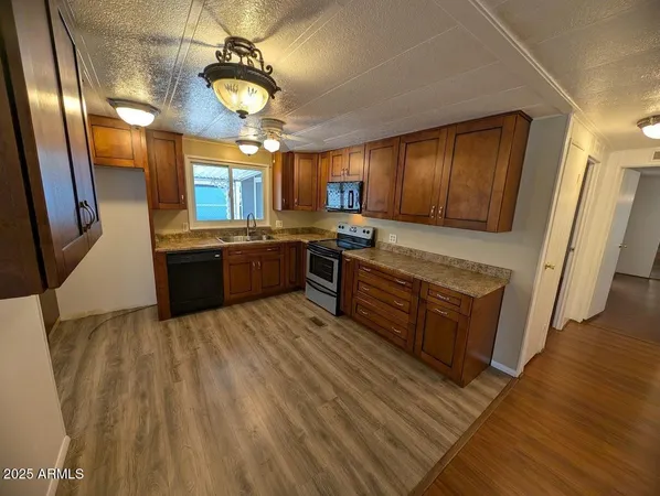 $2,000 | 18003 North 2nd Street, Phoenix, AZ 85022