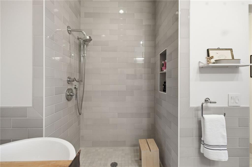 3820 Roswell Road Northeast, Unit 1012 Atlanta, GA 30342 - Photo 30 of 80