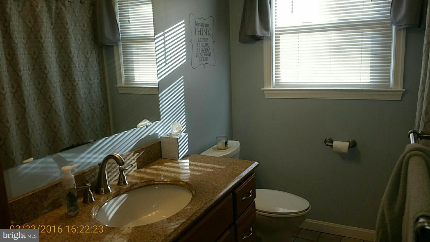 15148 Clear Spring Road Williamsport, MD 21795 - Photo 11 of 16 Bath