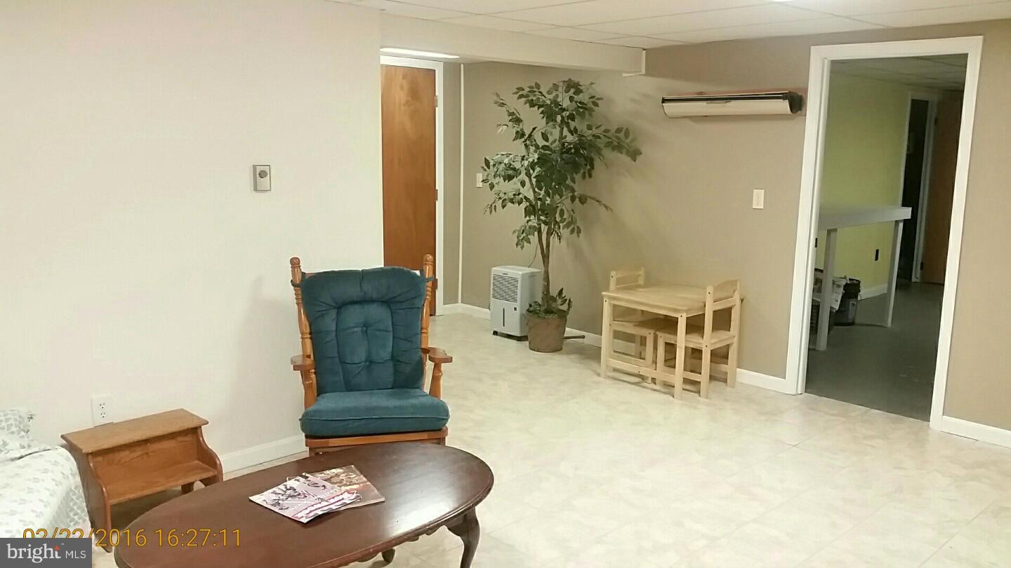15148 Clear Spring Road Williamsport, MD 21795 - Photo 12 of 16 Family Room