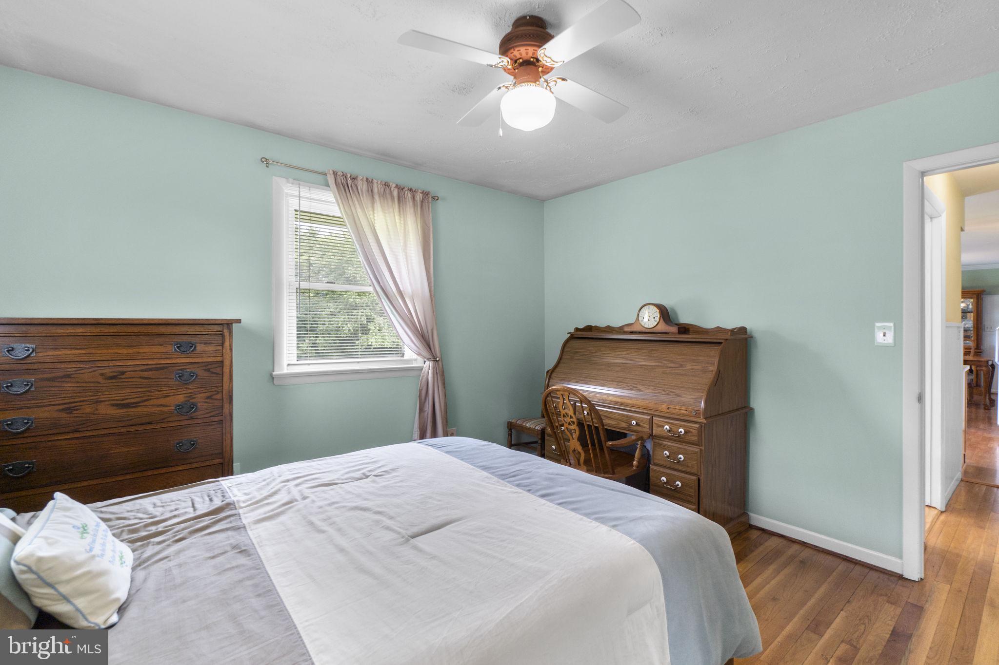 557 Oak Tree Road Westminster, MD 21157 - Photo 21 of 42 Bedroom
