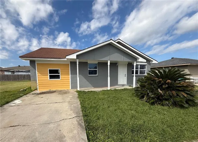 $129,900 | 2088 Carver Drive, Marrero, LA 70072