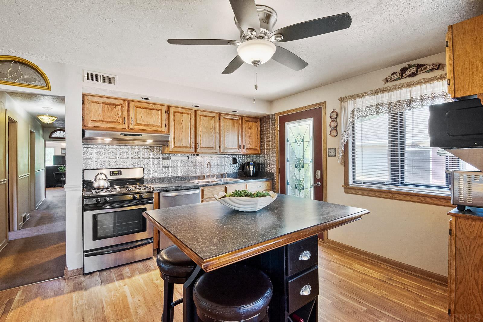 25839 Edison Road South Bend, IN 46628 - Photo 6 of 34