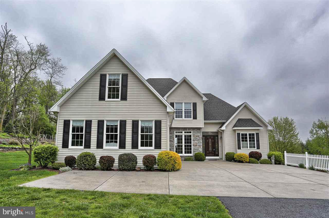 241 Richland Road Carlisle, PA 17015 - Photo 1 of 25 Gallery Image 1