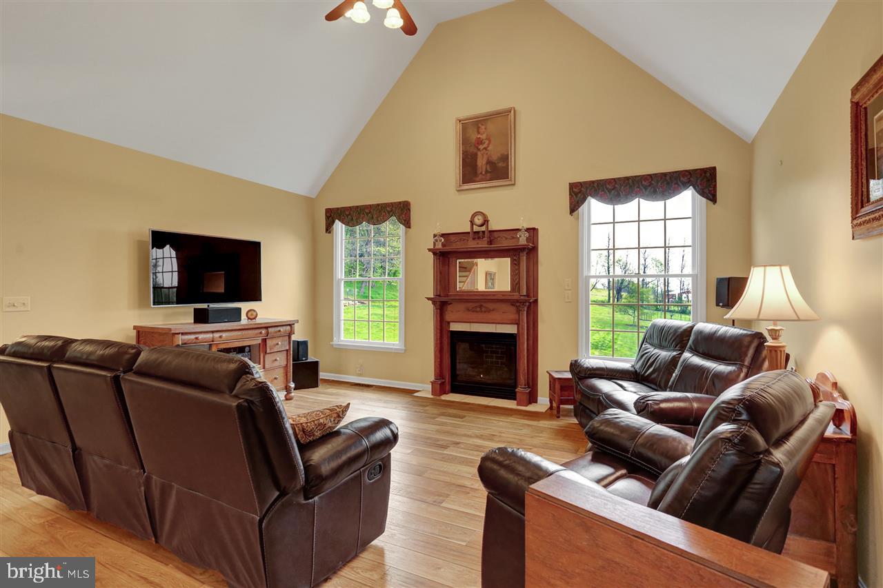 241 Richland Road Carlisle, PA 17015 - Photo 3 of 25 Gallery Image 3