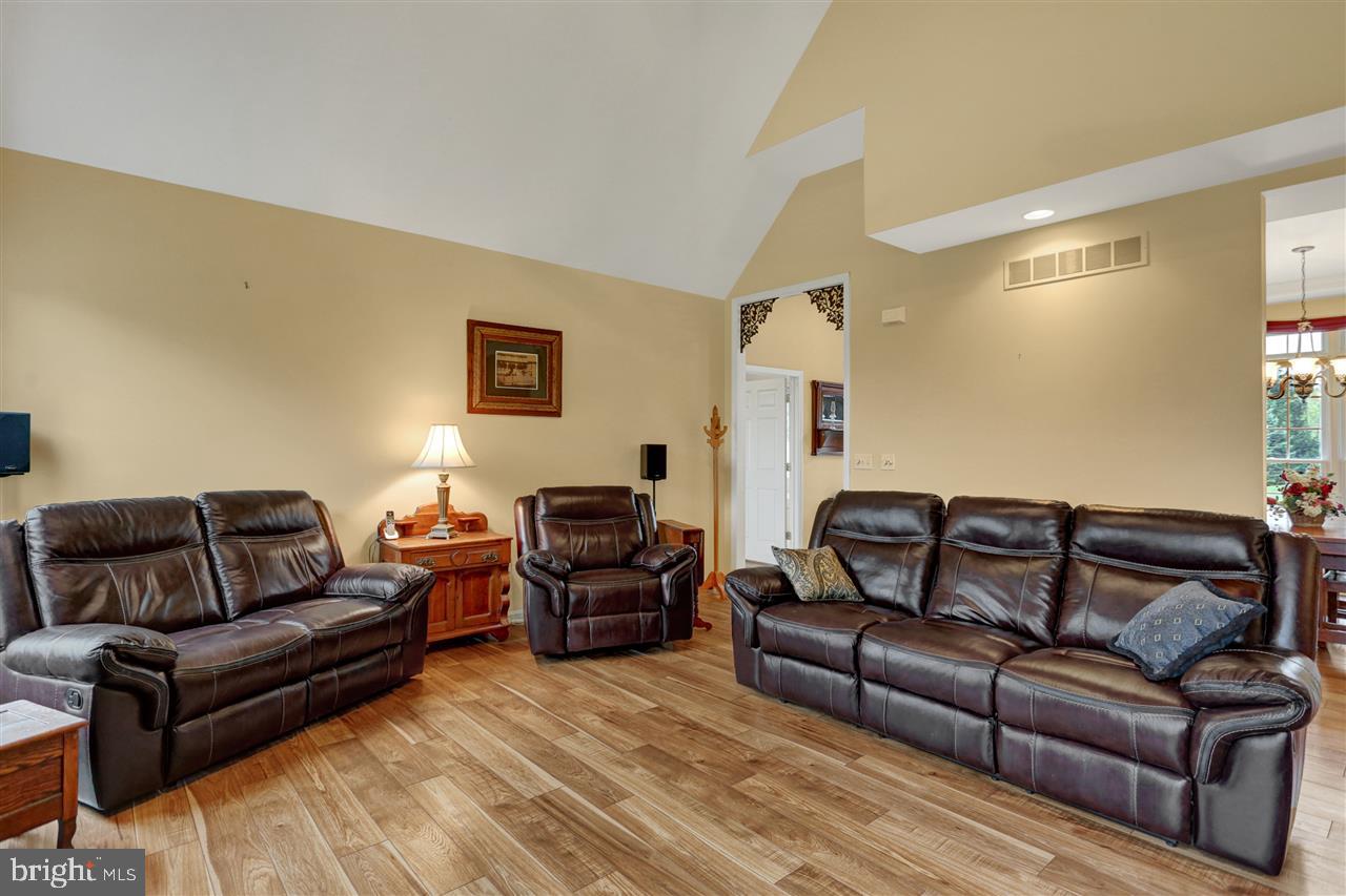 241 Richland Road Carlisle, PA 17015 - Photo 4 of 25 Gallery Image 4