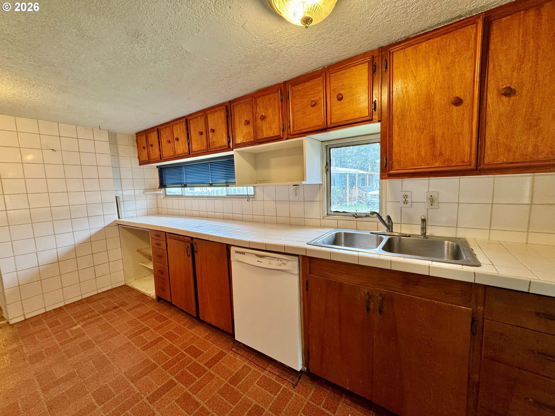 95691 Saunders Creek Road, Unit 36 Gold Beach, OR 97444 - Photo 15 of 23 Kitchen