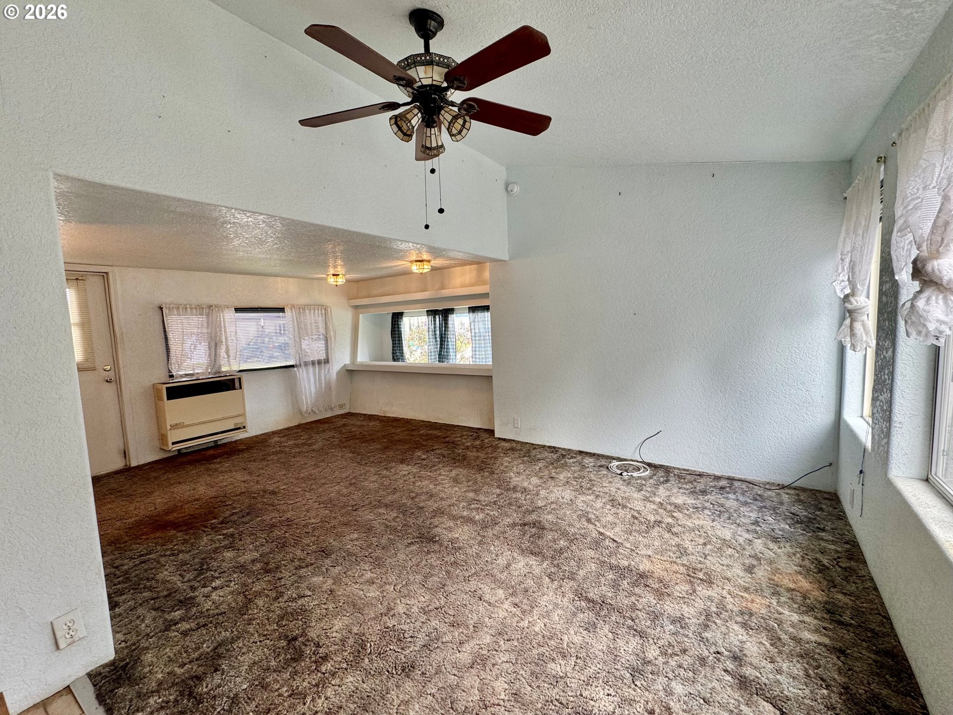 95691 Saunders Creek Road, Unit 36 Gold Beach, OR 97444 - Photo 3 of 23 Living Room