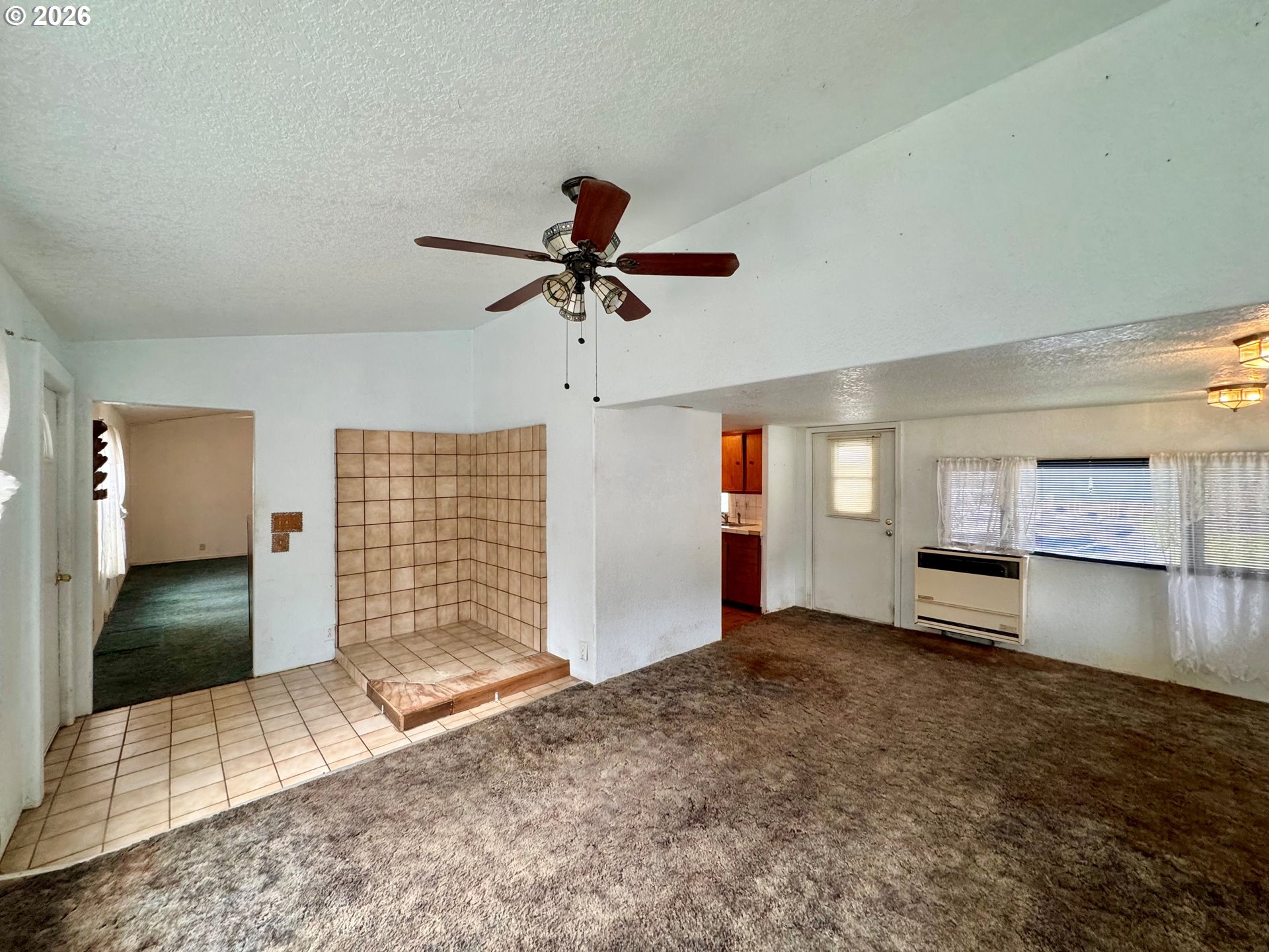 95691 Saunders Creek Road, Unit 36 Gold Beach, OR 97444 - Photo 4 of 23 Living Room