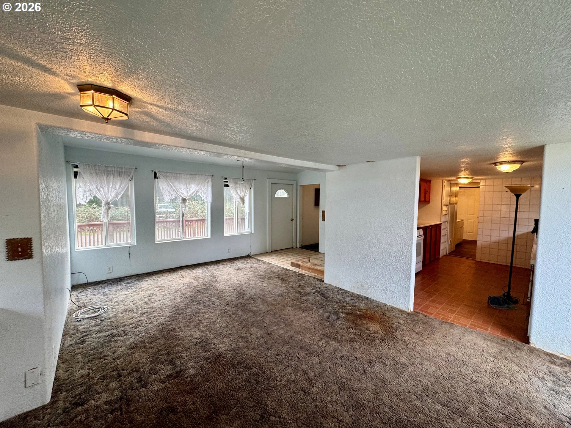 95691 Saunders Creek Road, Unit 36 Gold Beach, OR 97444 - Photo 5 of 23 Living Room/Dining Room