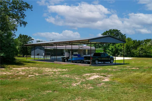 $330,000 | 118 Yaupon Drive, Caldwell, TX 77836