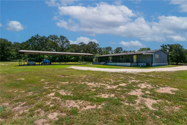 $330,000 | 118 Yaupon Drive, Caldwell, TX 77836