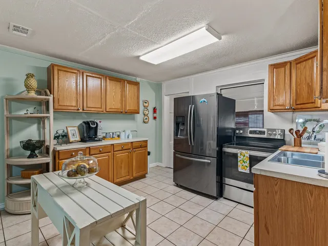$178,000 | 6 Parker Avenue, Unit 3 & 4, Lanark Village, FL 32322