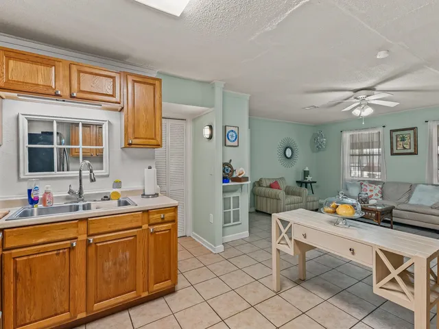 $178,000 | 6 Parker Avenue, Unit 3 & 4, Lanark Village, FL 32322
