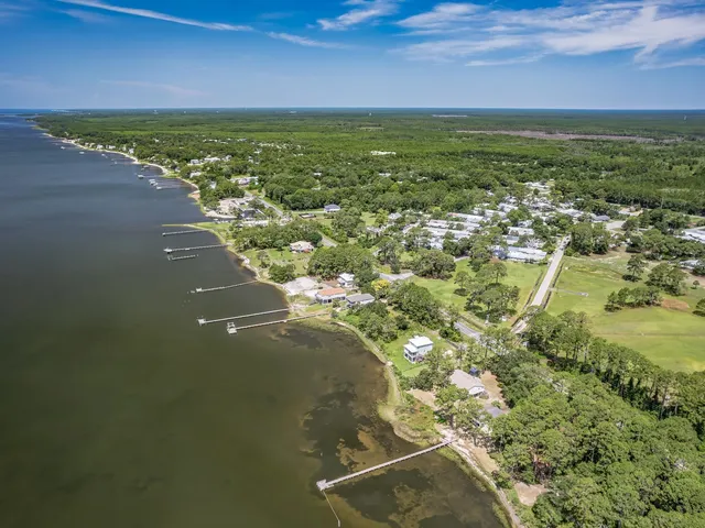 $178,000 | 6 Parker Avenue, Unit 3 & 4, Lanark Village, FL 32322