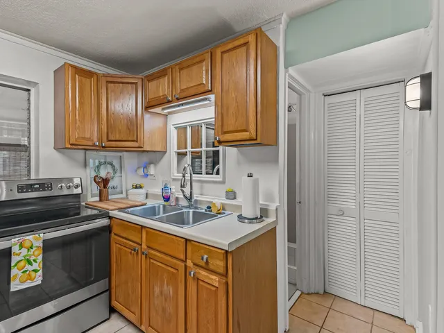 $178,000 | 6 Parker Avenue, Unit 3 & 4, Lanark Village, FL 32322