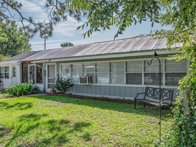 $178,000 | 6 Parker Avenue, Unit 3 & 4, Lanark Village, FL 32322