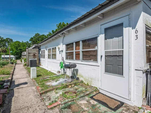 $178,000 | 6 Parker Avenue, Unit 3 & 4, Lanark Village, FL 32322