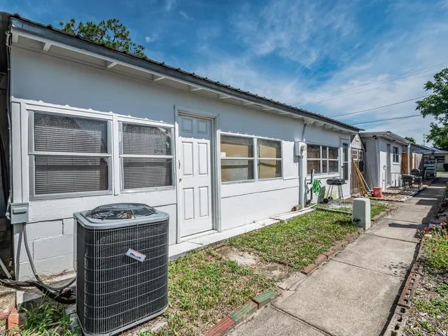 $178,000 | 6 Parker Avenue, Unit 3 & 4, Lanark Village, FL 32322