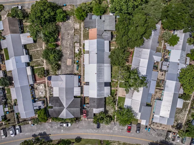 $178,000 | 6 Parker Avenue, Unit 3 & 4, Lanark Village, FL 32322