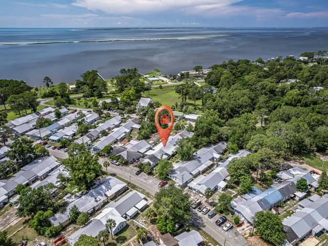 $178,000 | 6 Parker Avenue, Unit 3 & 4, Lanark Village, FL 32322