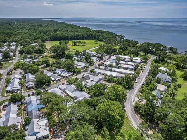 $178,000 | 6 Parker Avenue, Unit 3 & 4, Lanark Village, FL 32322