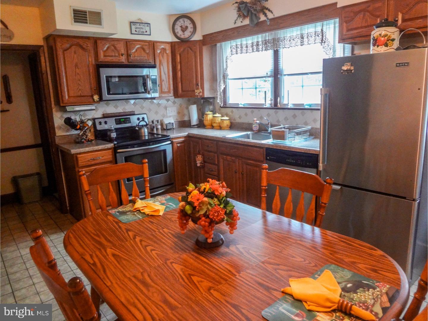 1263 Leedom Road Havertown, PA 19083 - Photo 5 of 21