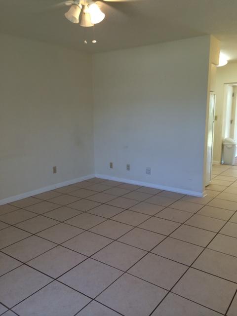 1018 Anglers Way Jupiter, FL 33458 - Photo 5 of 15 IMG_1030