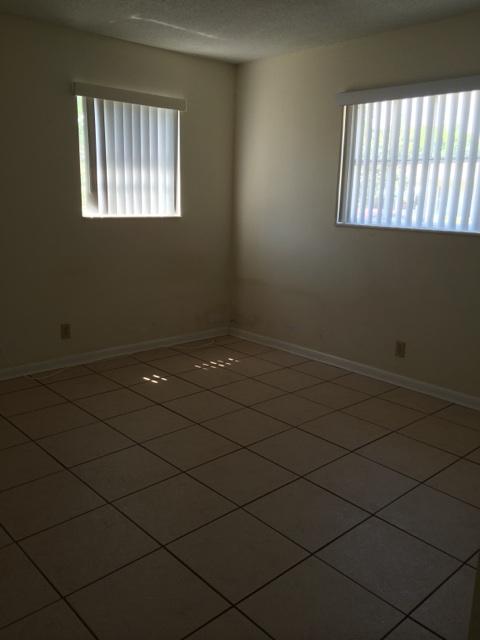 1018 Anglers Way Jupiter, FL 33458 - Photo 6 of 15 IMG_1031