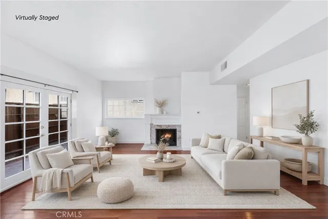 $1,250,000 | 1515 Artesia Boulevard, Unit 2, Manhattan Beach, CA 90266